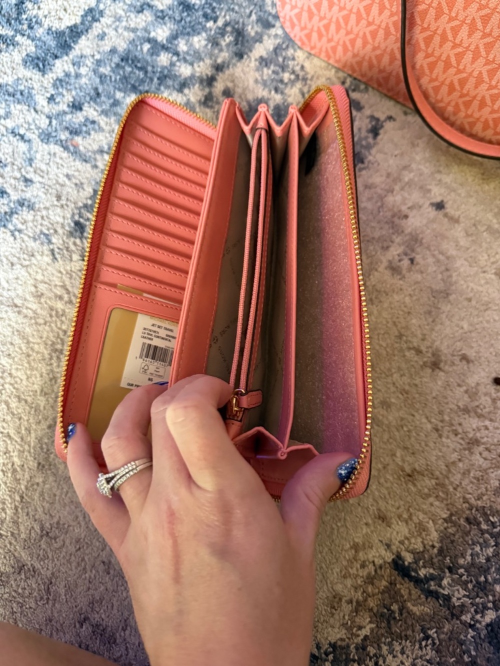 Michael kors purse and wallet - Picture 3 of 7